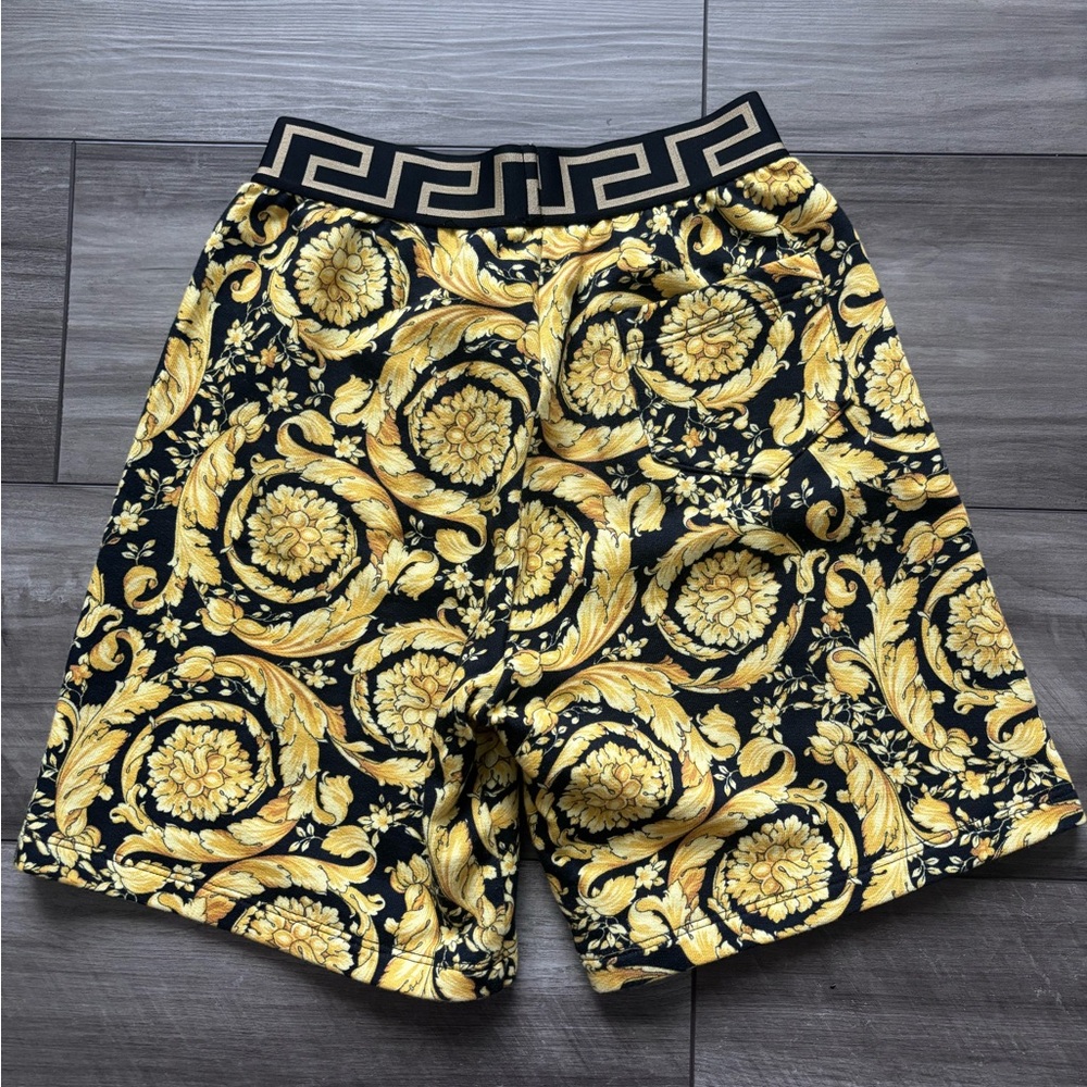 Versace Black and Gold Floral Pattern Shorts 8 year old - Picture 3 of 6